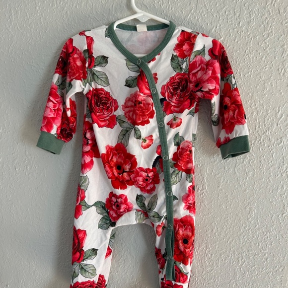 3-6 month girls button up onesie - Picture 3 of 4